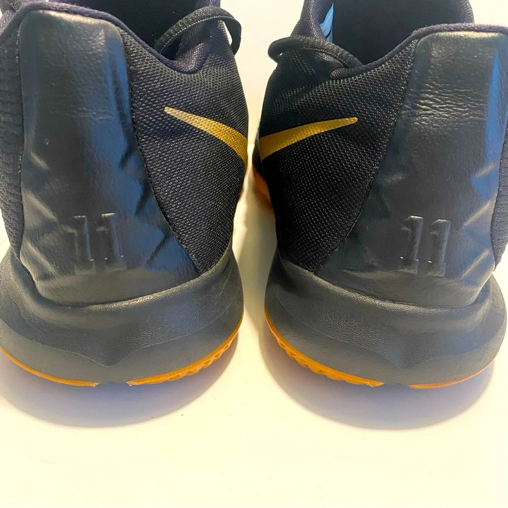 Nike Kyrie Irving Flytrap Mens 12
Shoes Black Basketball Sneaker
Athletic Gym - Picture 2 of 8